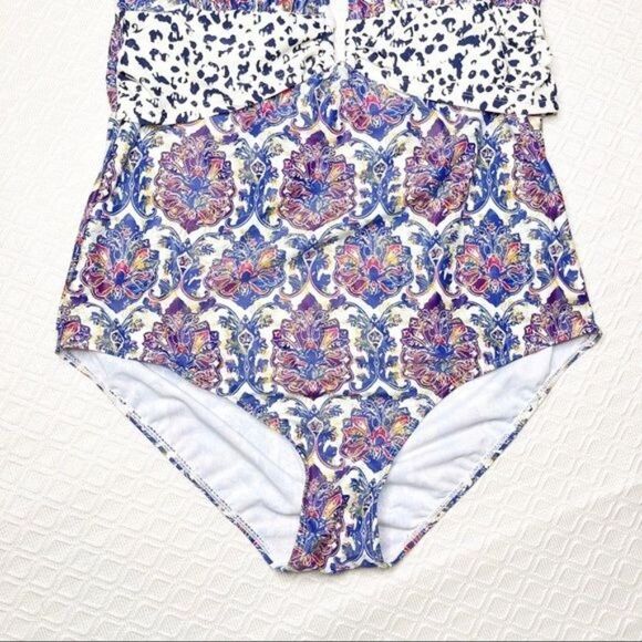 Nicole Miller Paisley Halter One Piece Swimsuit Plus Size 3X - Picture 4 of 8